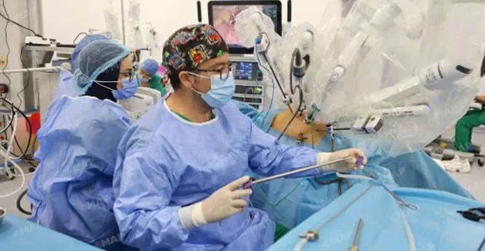 La FM6SS réalise avec succès sa première intervention chirurgicale viscérale assistée par robot