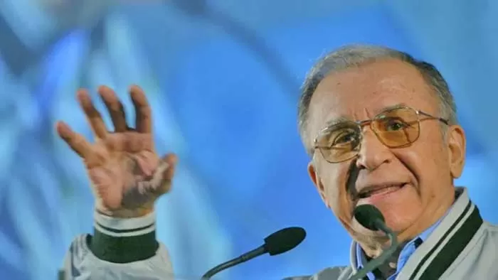 Ion Iliescu, »Petit père » de la Roumanie post-communiste rattrapé par les démêlés judiciaires
