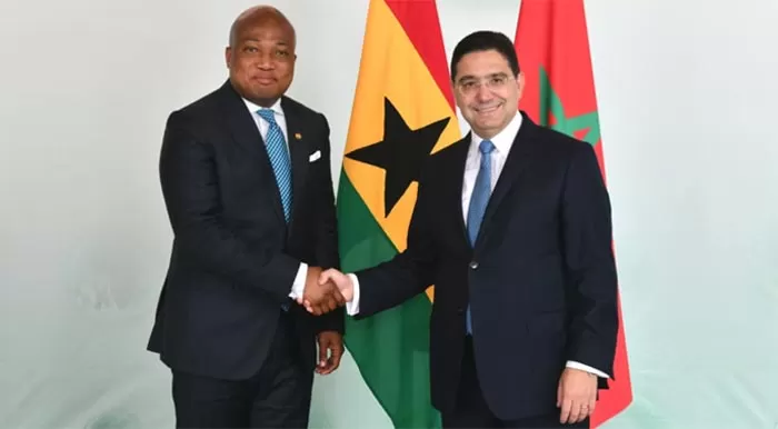 Nasser Bourita s'entretient avec son homologue ghanéen en marge de la Conférence sur la démobilisation, le désarmement et la réintégration des enfants soldats