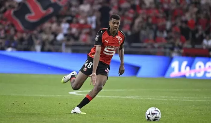 Aït-Boudlal, un défenseur en pleine ascension à Rennes